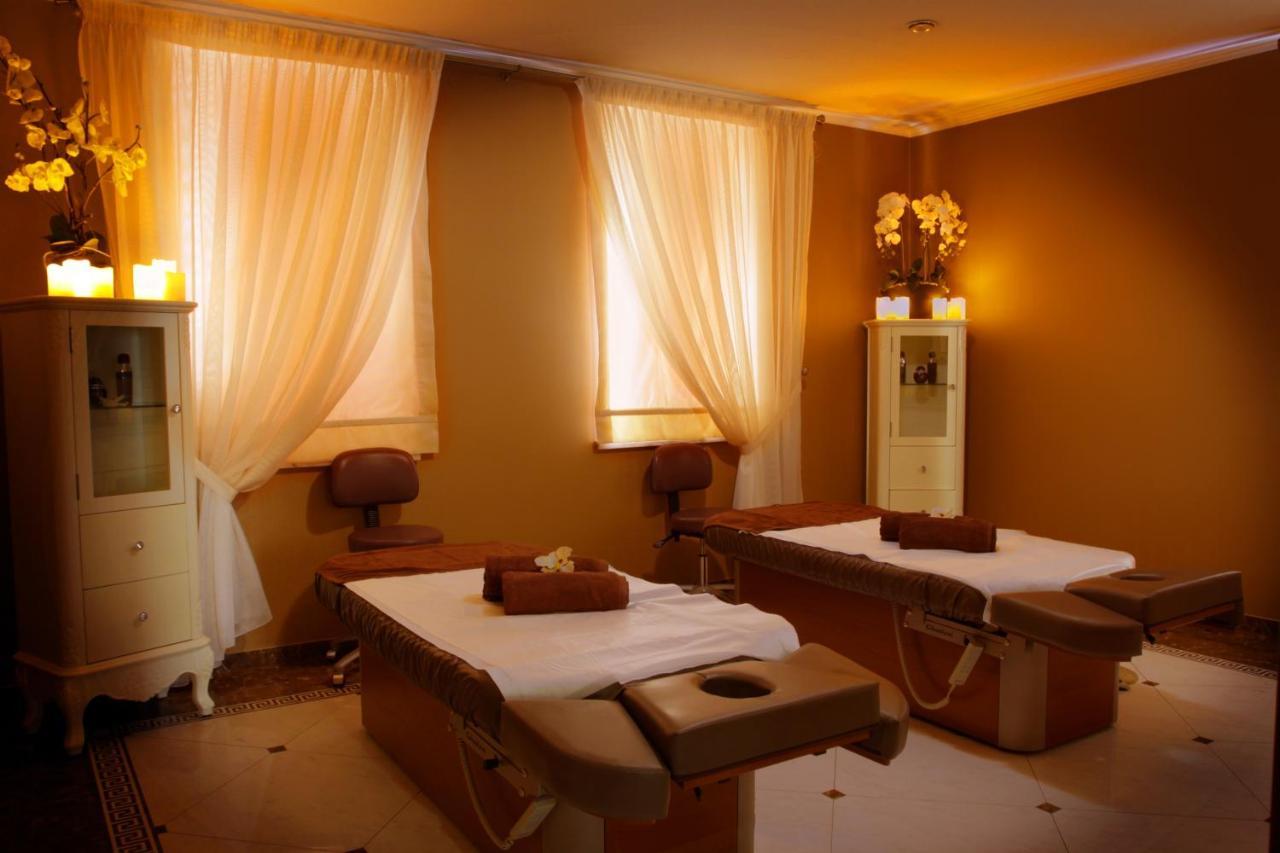 Palac Zelechow Spa & Wellness Exteriér fotografie
