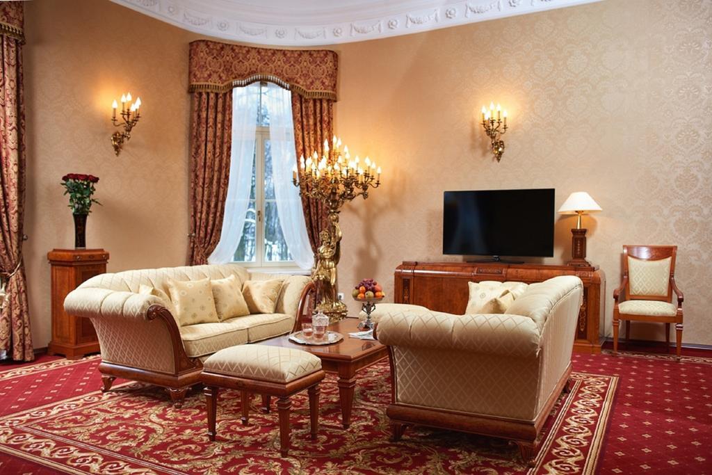 Palac Zelechow Spa & Wellness Exteriér fotografie