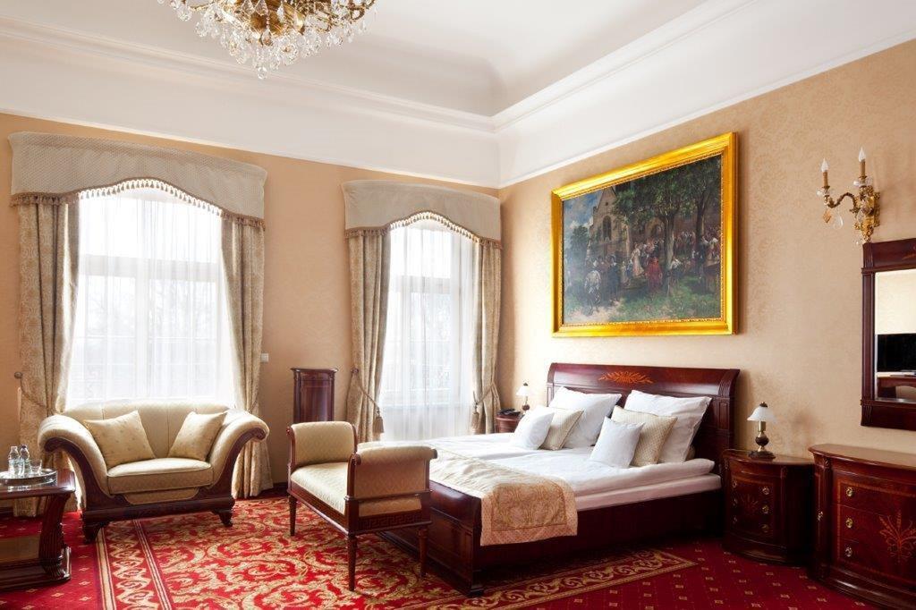 Palac Zelechow Spa & Wellness Exteriér fotografie