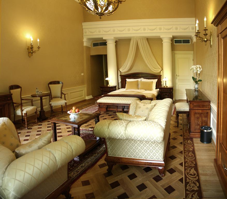 Palac Zelechow Spa & Wellness Exteriér fotografie